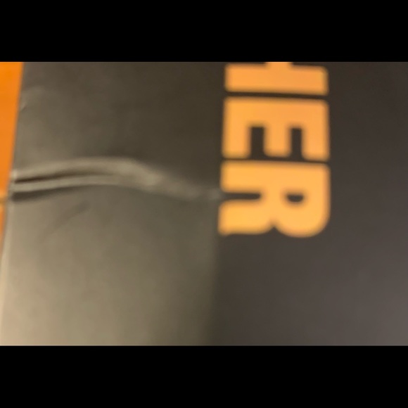 NEW Funko Pop Pin Black Light Panther Target Exclusive Ages 6+ - Picture 5 of 5